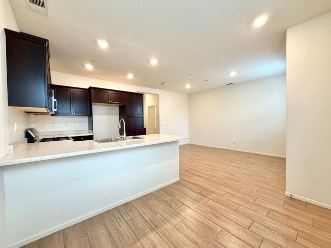 Building Photo - 2 bedroom 2.5 Bathroom Home with a LOFT located in the heart of Menifee!