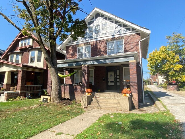 Primary Photo - 338 E 18th Ave
