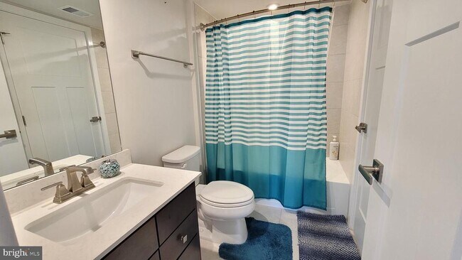 Building Photo - 8663 Shady Pines Dr