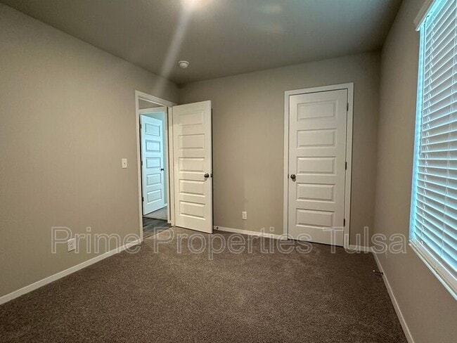 Building Photo - 27811 E 114th Pl S