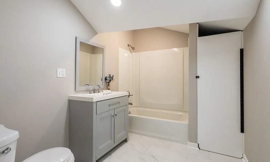 Building Photo - 6103 Hermitage Rd