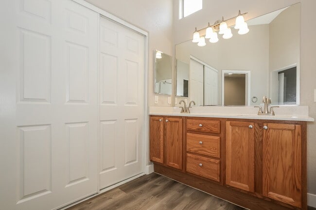 Building Photo - 524 W Claxton Ave