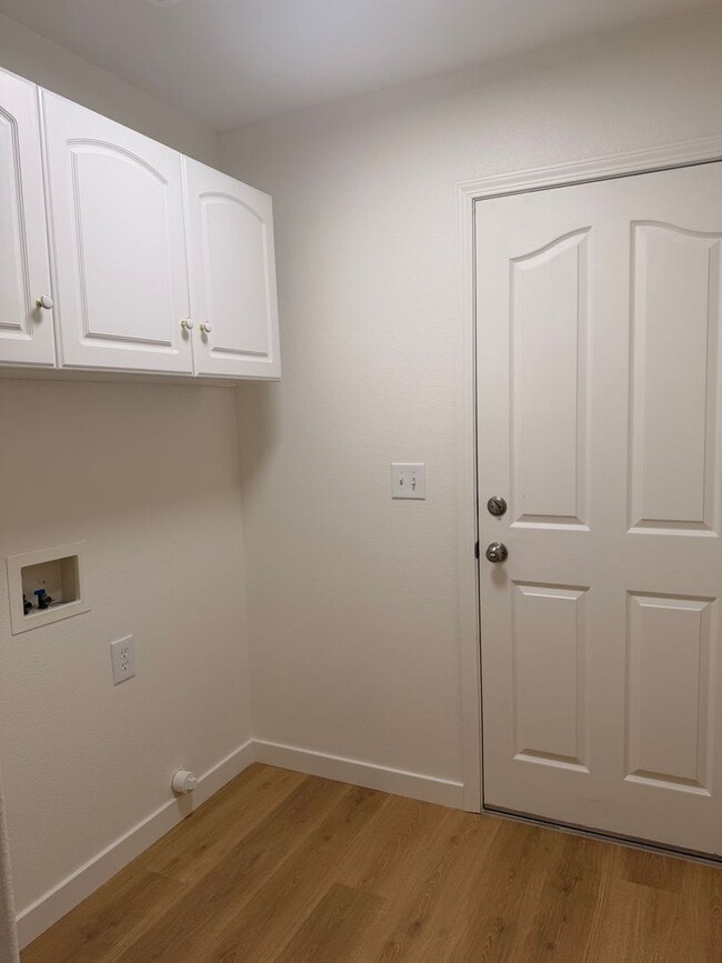 Building Photo - Updated 3-bedroom, 2-bath home in Redding