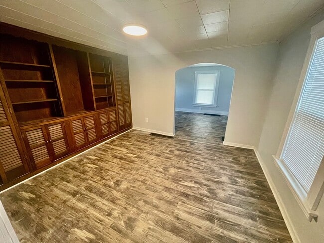 Building Photo - 223 E Filbert St