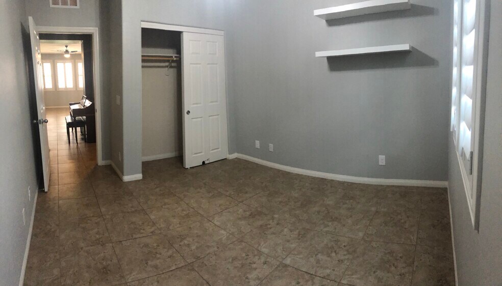 Guestroom - 263 Garden Trellis Ct