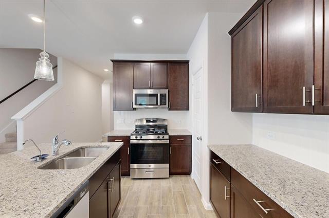 Building Photo - 417 Forsyth Dr