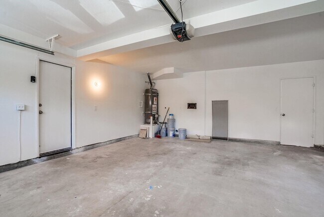 Building Photo - Your Dream Home Awaits on a Peaceful Cul-de-Sac!