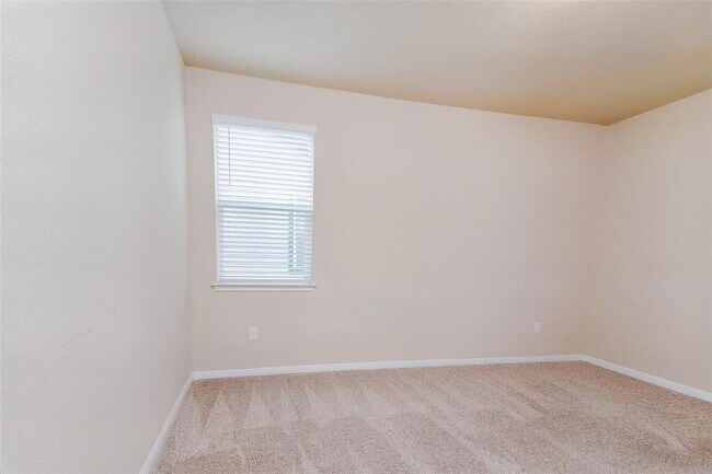 Building Photo - 1309 Anhalt Dr