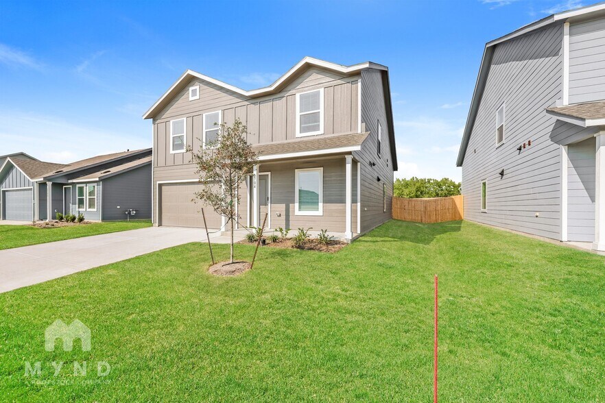 Building Photo - 2704 Mistwood Dr