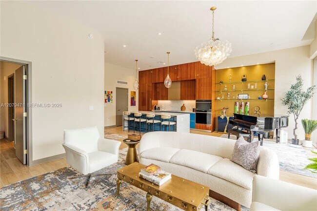 Building Photo - 2678 Tigertail Ave