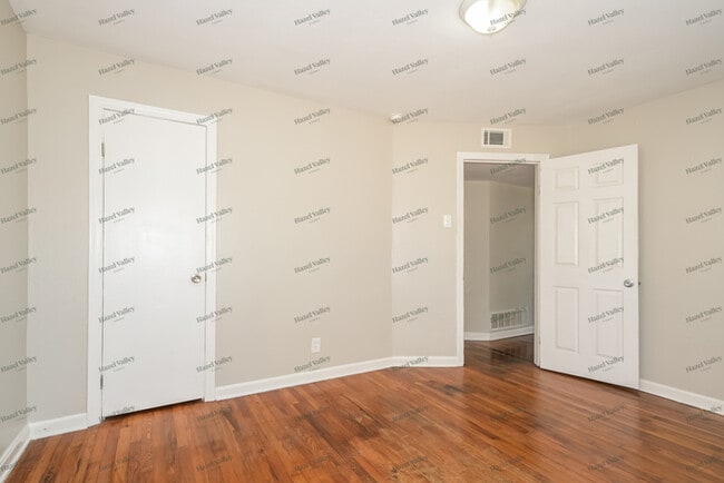 Building Photo - 4124 Wright Ave