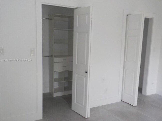 Building Photo - 1565 Thumb Point Dr
