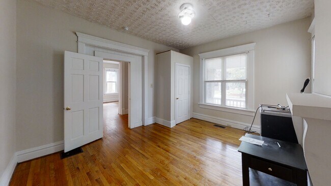 Building Photo - 71 E 13th Ave