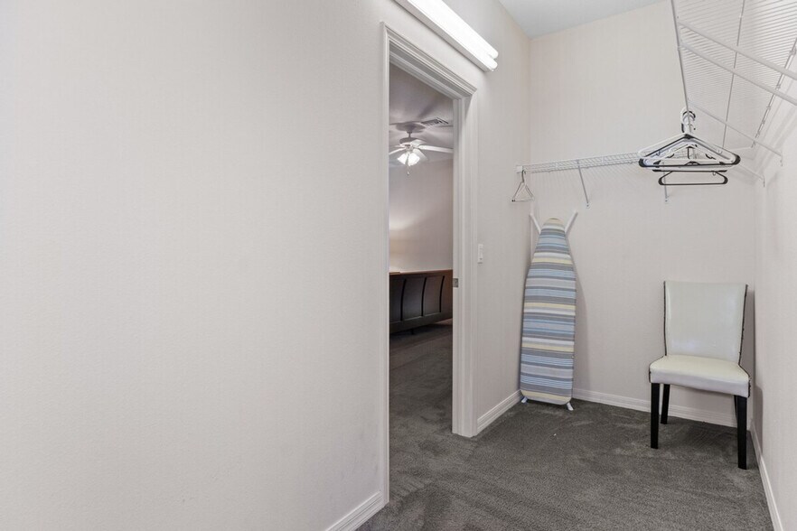 Building Photo - 4765 S Amstel Dr