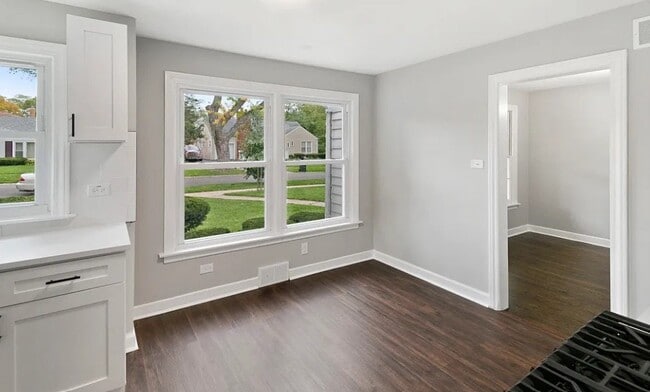 Building Photo - 5071 Hatchett Dr
