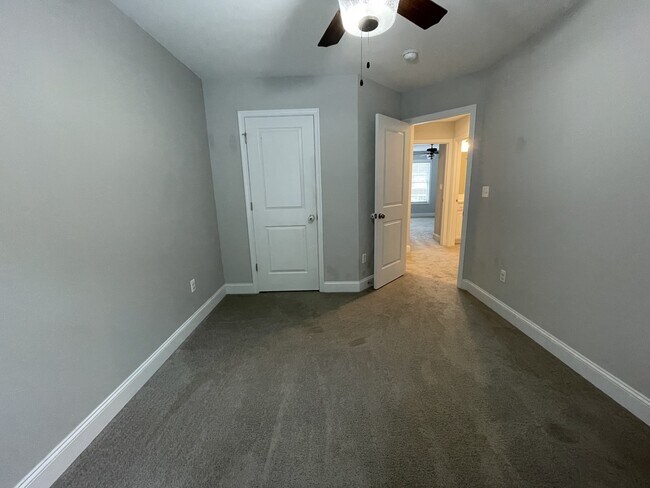 Building Photo - 1186 Commonwealth Cir