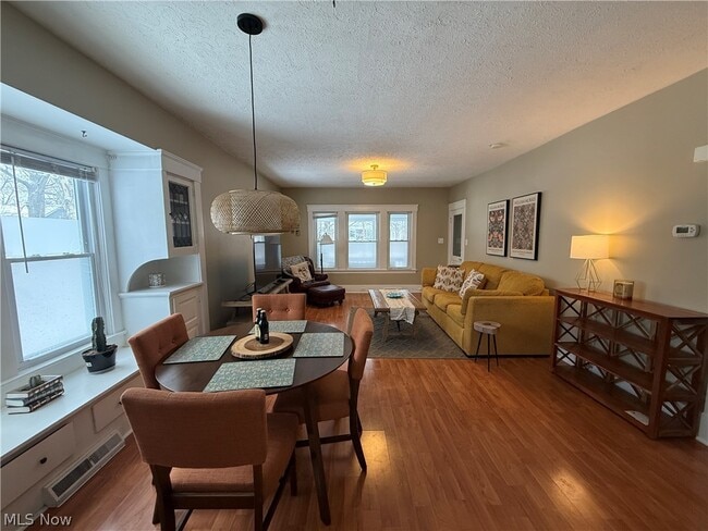 Building Photo - 3842 Parkdale Rd