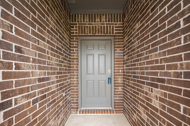 Building Photo - 27306 Sunterra Village Dr