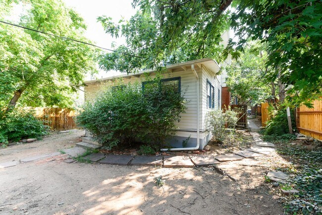 Building Photo - 1537 9th St