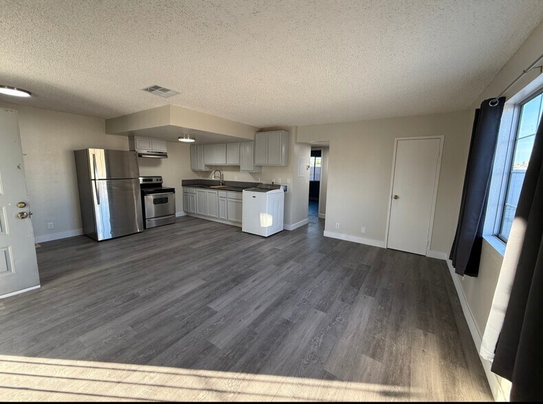 Building Photo - 632 Triest Ct