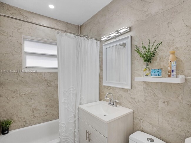 Building Photo - 920 NE 159th St