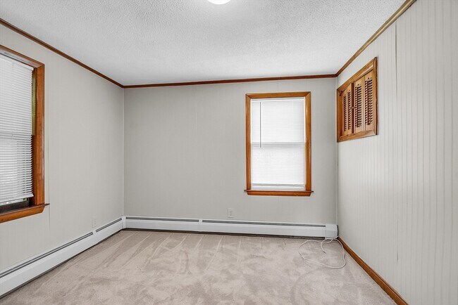 Building Photo - 87 Graniteville Rd