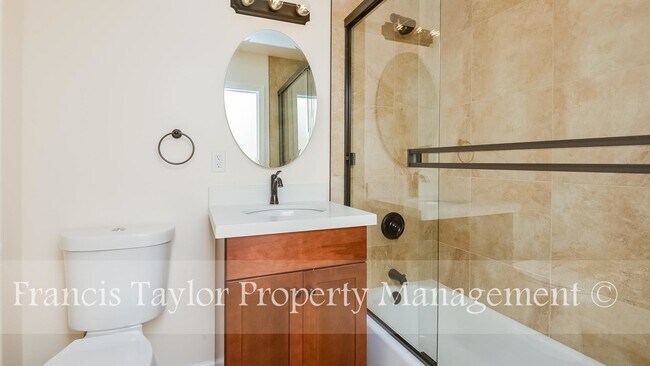 Building Photo - 3 Bedroom Home off Mary Lane