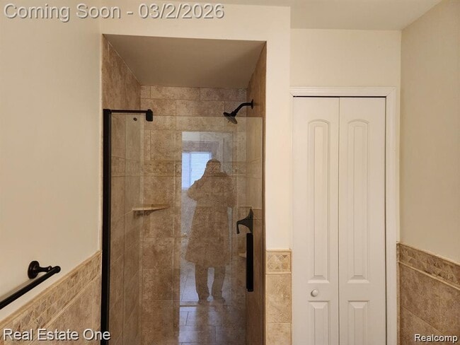 Building Photo - 492 Buttercup Dr