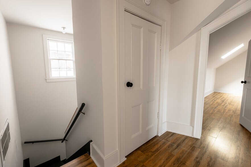 Building Photo - 82 Wentworth St