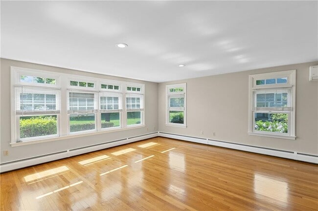 Building Photo - 544 Slocum Rd
