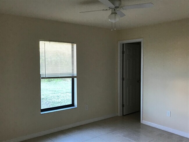 Building Photo - Ready for Move in!