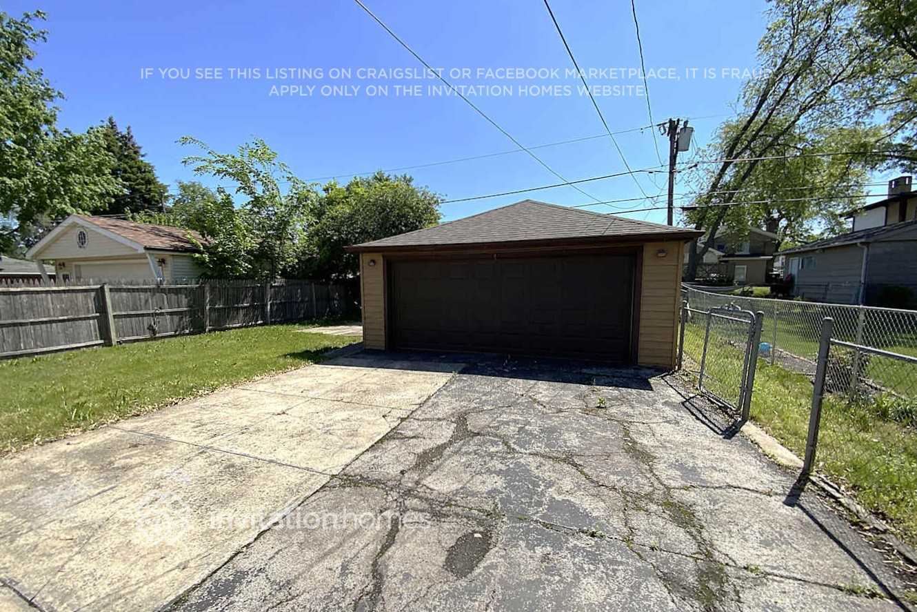 Building Photo - 1541 Boeger Ave