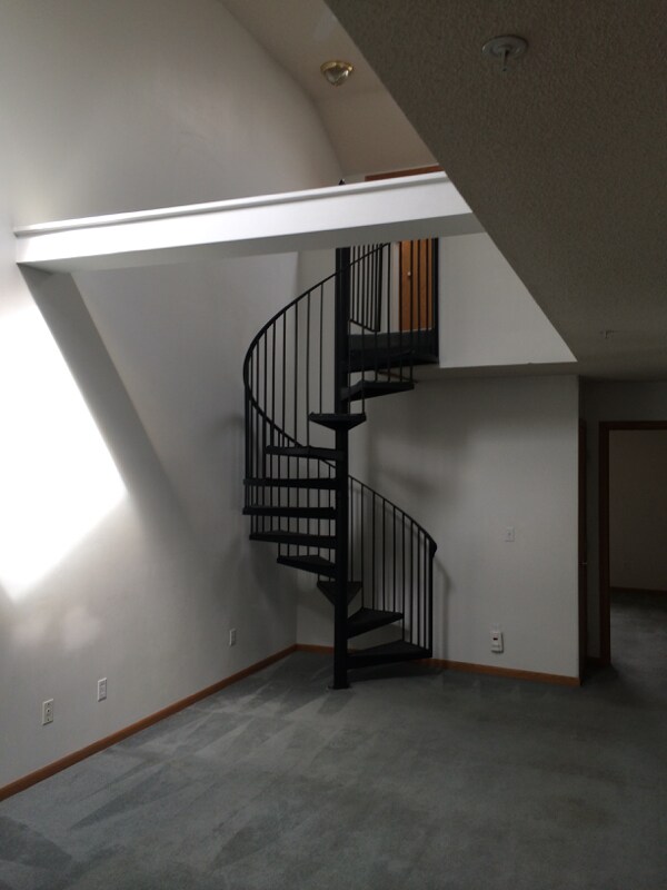 Building Photo - 804 Cross Park Ave