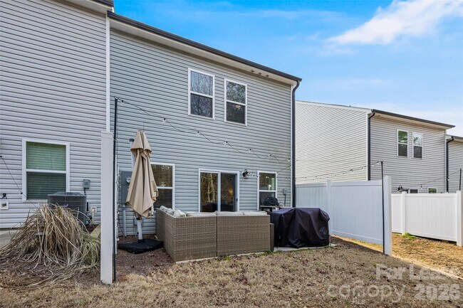 Building Photo - 12017 Basking Dr