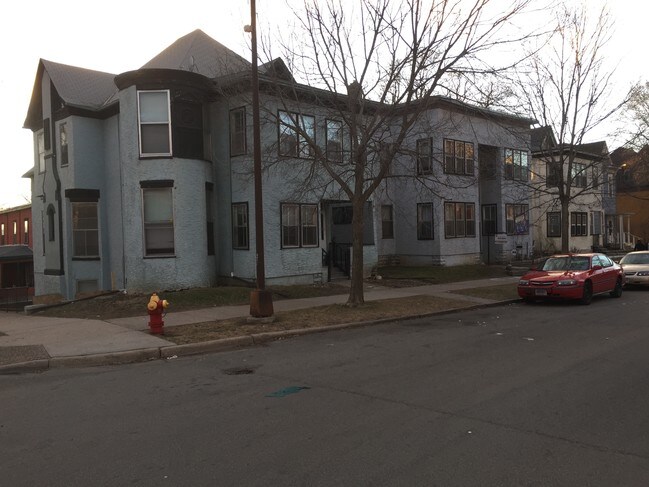 Building Photo - Bates Conway Apartments