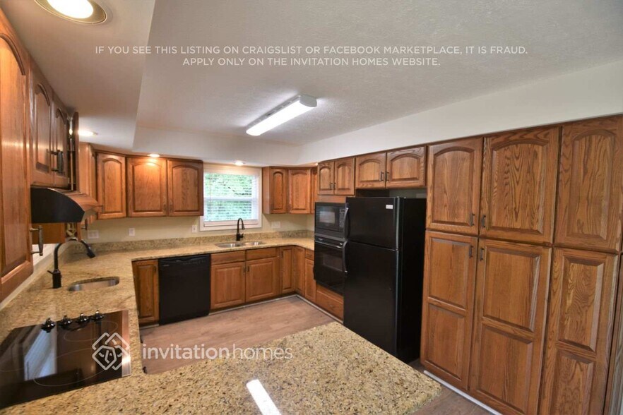 Building Photo - 436 Julie Anne Way
