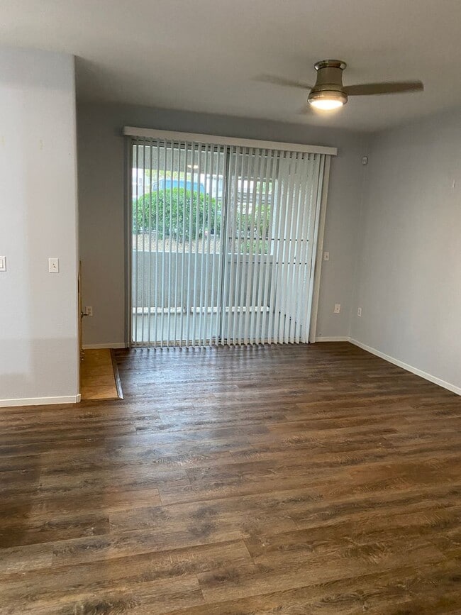 Building Photo - 2325 Windmill Pkwy