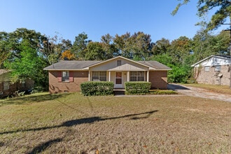 Building Photo - 413 Kingstree Rd