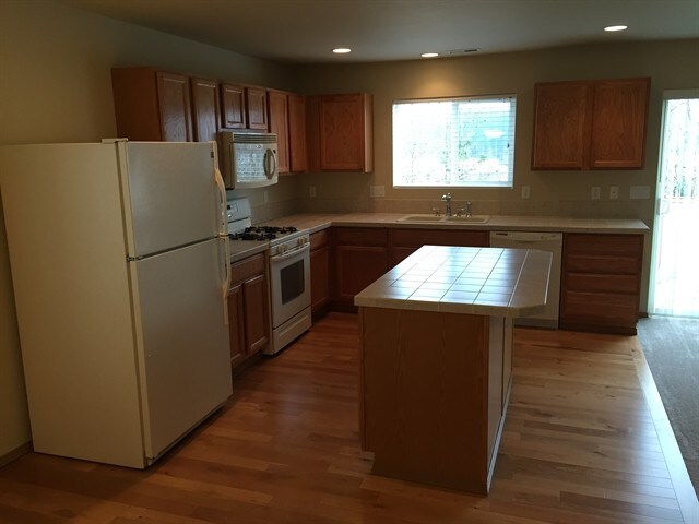 Building Photo - 9814 198th Avenue Ct E