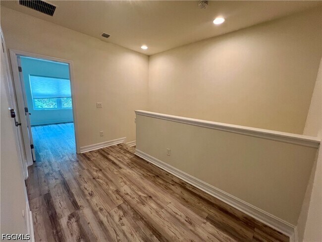 Building Photo - 15850 Portofino Springs Blvd