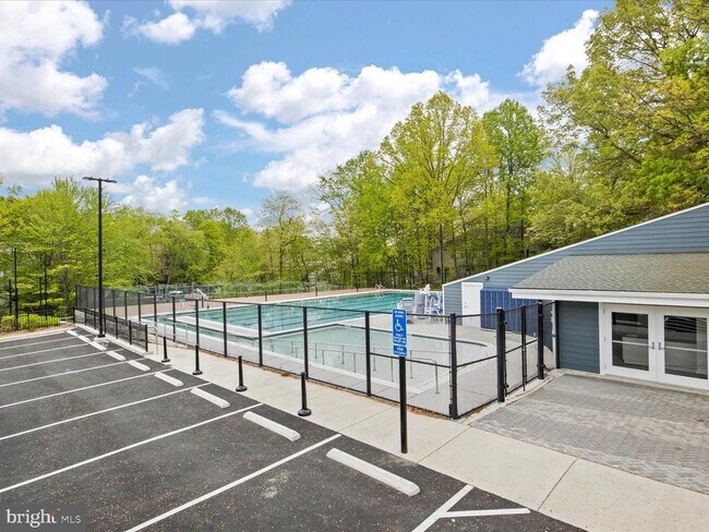 Building Photo - 1426 Yellowwood Ct