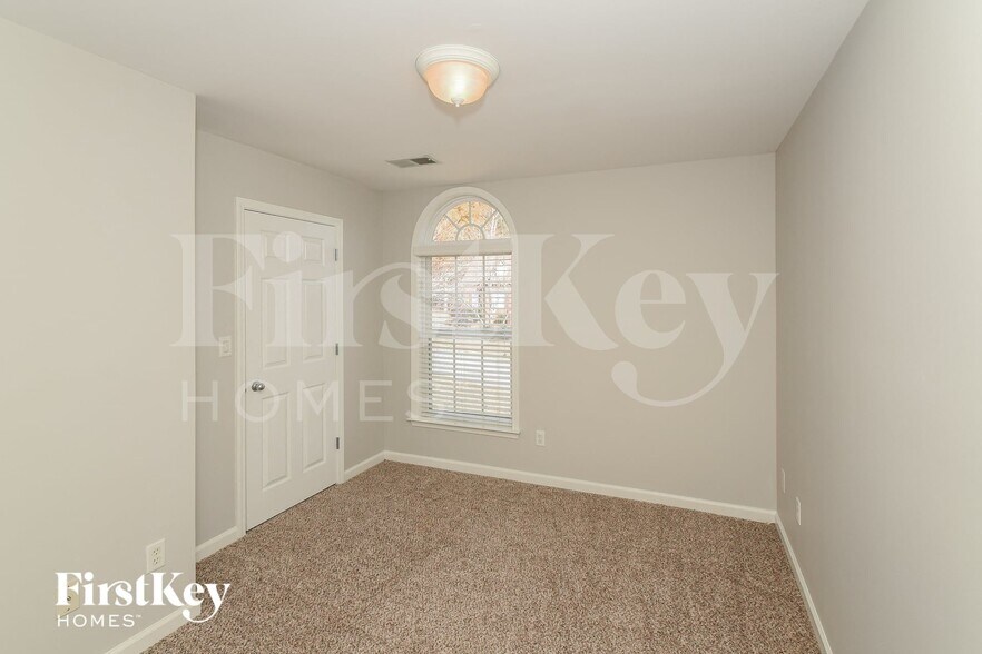 Building Photo - 101 Orchard Ln