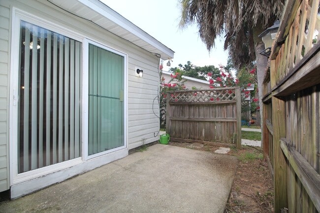 Building Photo - 2BR/2BA Apartment Near NAS Pensacola with Private Patio & Utilities Included