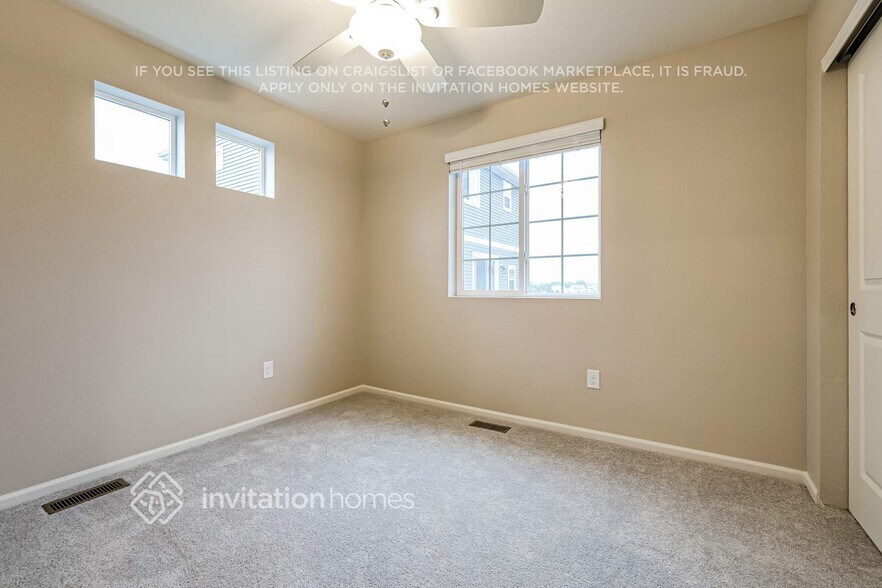 Building Photo - 3377 Streamwood Dr