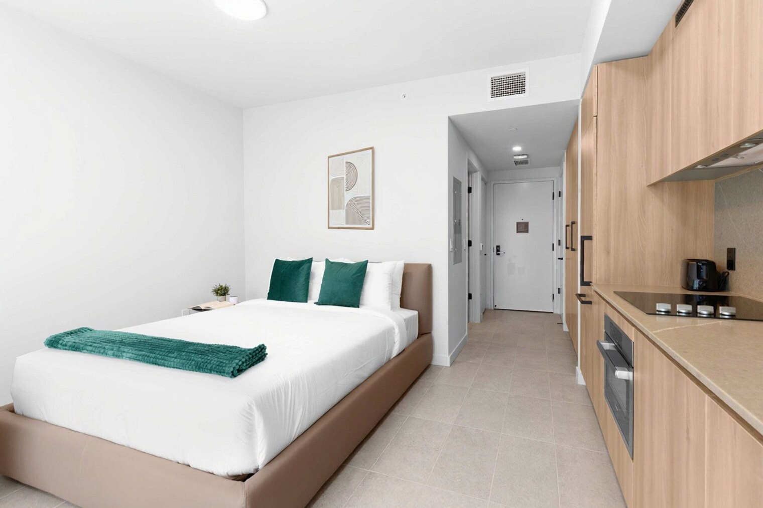 Building Photo - 501 NE 1st Ave