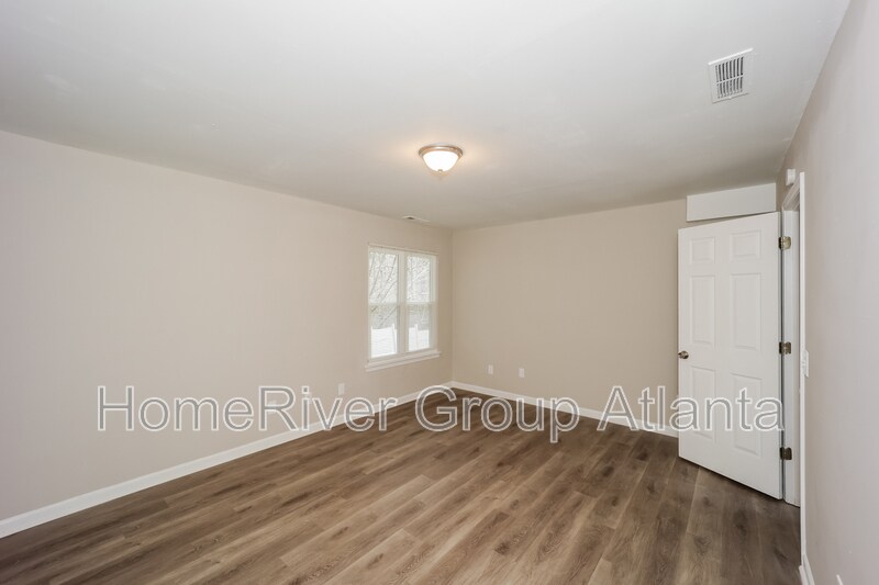 Building Photo - 4050 Robin Cir