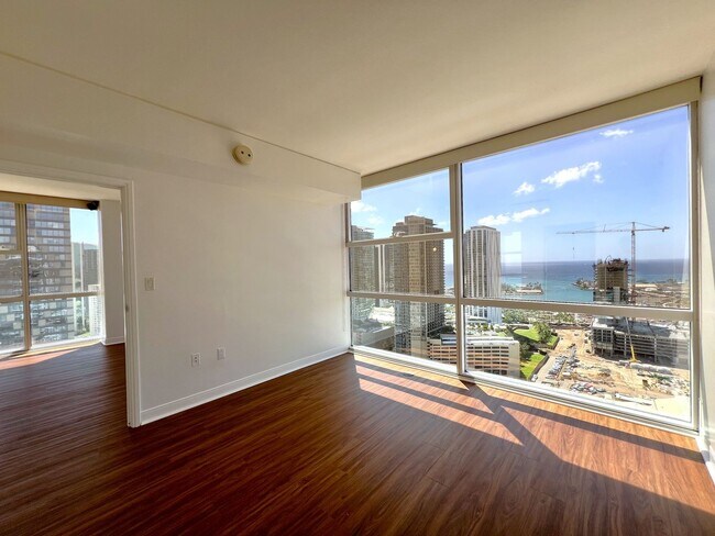 Building Photo - 909 Kapiolani Blvd