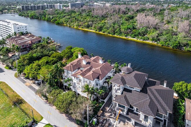 Building Photo - 549 NE 19th Ave