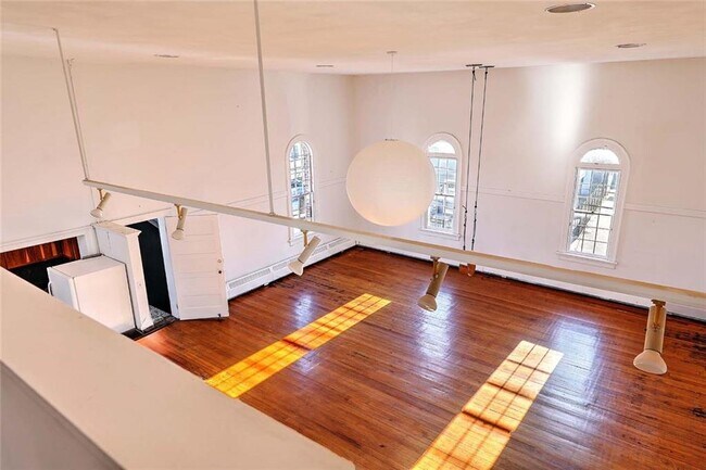Building Photo - 4 Pallas St