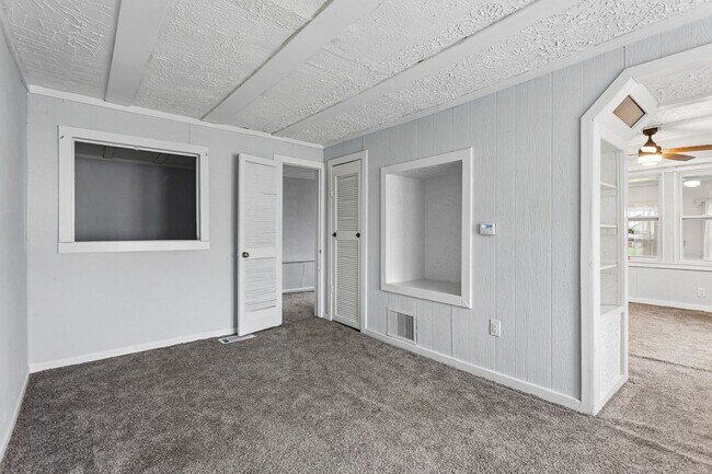 Building Photo - 511 Poppleton Ave